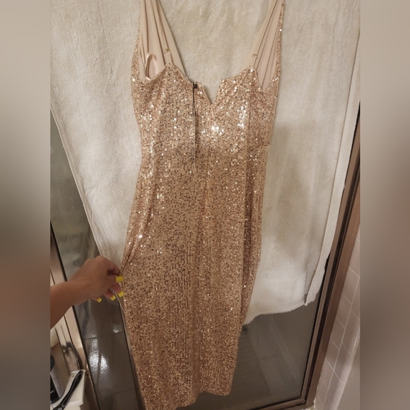 NWT Gold sequin dress - Picture 2 of 6